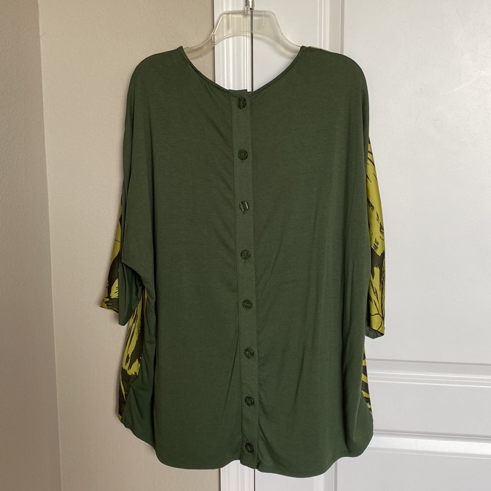 Tunic Style Top With Buttons Down The Back - image 2